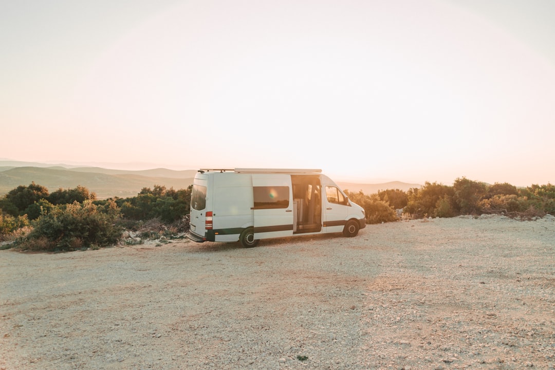 Luxury vs. Affordable: Finding Your Perfect Outdoor Travel Experience Luxury vs. Affordable: Finding Your Perfect Outdoor Travel Experience